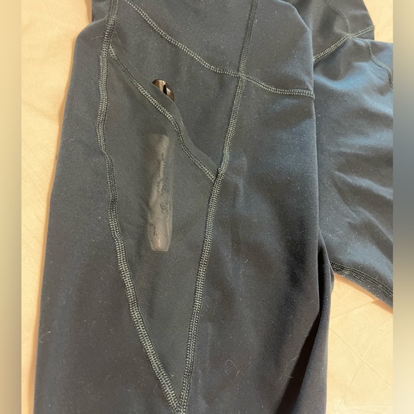 Old Navy Powersoft Cropped Legging - Picture 5 of 5